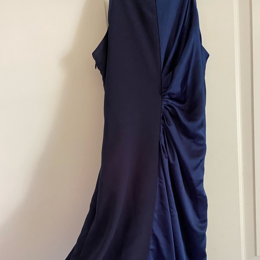 New Halston Heritage Dress, excellent condition.